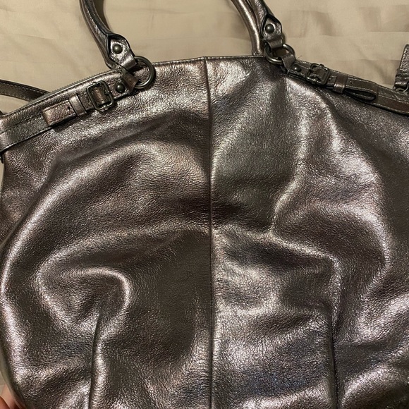 Coach metallic purse with crossbody strap - Picture 4 of 6